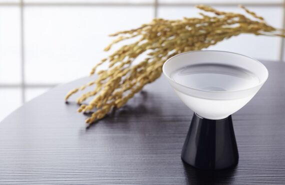 純米酒専門YATA栄店では日本酒を冷やお燗で提供しております